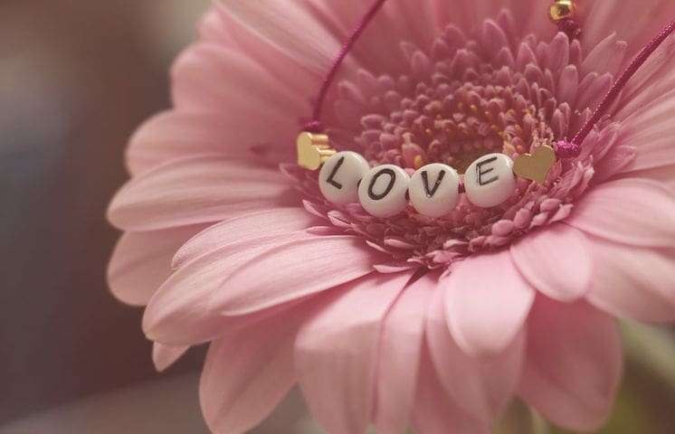 Sweet love messages | Romantic Valentine's text messages 